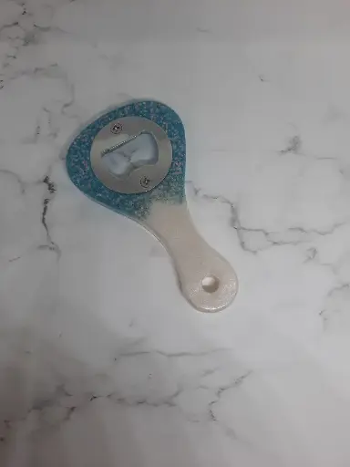 Décapsuleur bleu et blanc